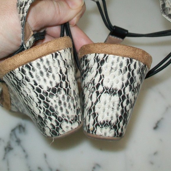 Style&co. T Strap Wedge Sandals Snake Print 9 - Picture 8 of 8